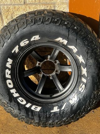 Llantas con gomas nissan toyota mitsu 33 12,5 r15