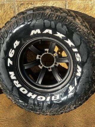 Llantas con gomas nissan toyota mitsu 33 12,5 r15