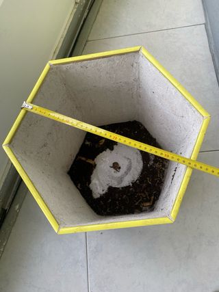 Macetero de cerámica con imagen virgen del carmenC