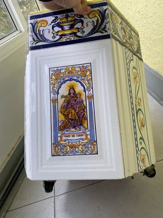 Macetero de cerámica con imagen virgen del carmenC