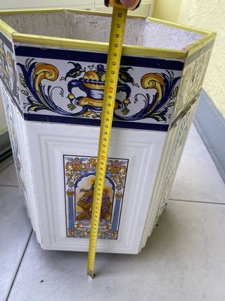 Macetero de cerámica con imagen virgen del carmenC