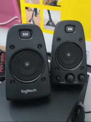 Altavoces Logitech Z623 - 200W Potencia increíble