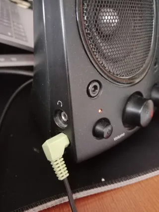 Altavoces Logitech Z623 - 200W Potencia increíble