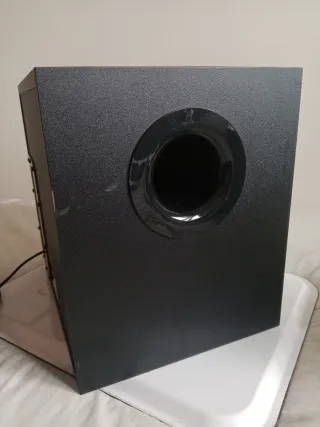 Altavoces Logitech Z623 - 200W Potencia increíble