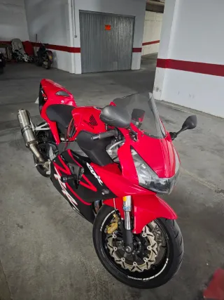 Honda CBR 954 RR Roja y Negra