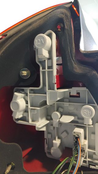 Piloto trasero derecho Ford Mondeo 2007