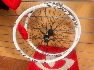 Ruedas Shimano MT15A 26”