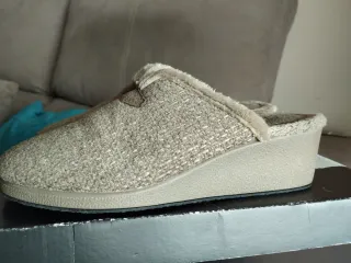 Zapatillas Garzón Talla 36 Beige