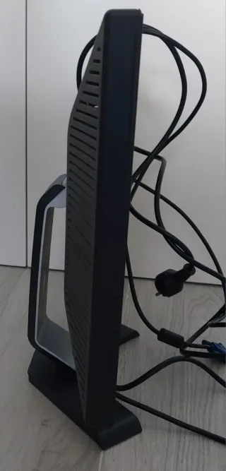 Pantalla Dell 19 pulgadas.