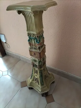 Base Soporte de Jarrón o Figura Escayola Labrada