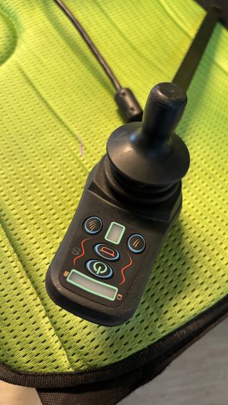 Silla de ruedas eléctrica plegable