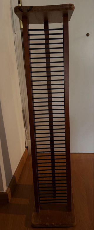 Mueble porta CDs madera