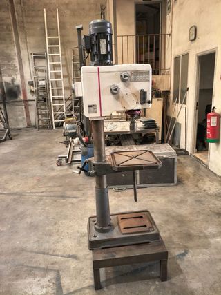 Taladro de columna OPTIMUM DH26GT