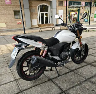 Moto Keeway RKV 125 Blanca 2014