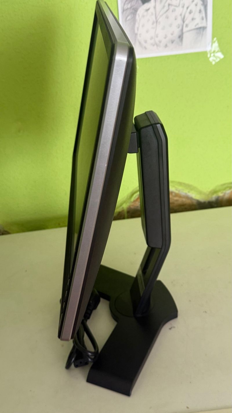 Monitor Dell 21 DVI-VGA Negro afbeelding 2