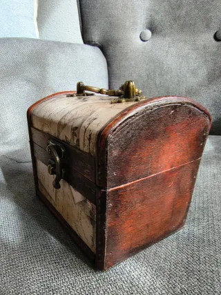 Joyero madera diseño cartas vintage.