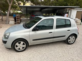Renault Clio 2004