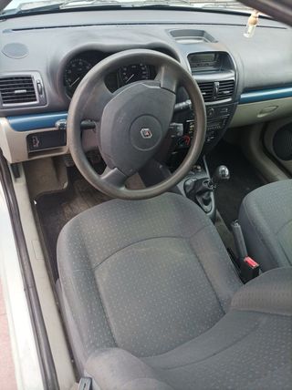 Renault Clio 2004