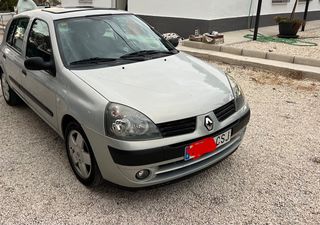 Renault Clio 2004
