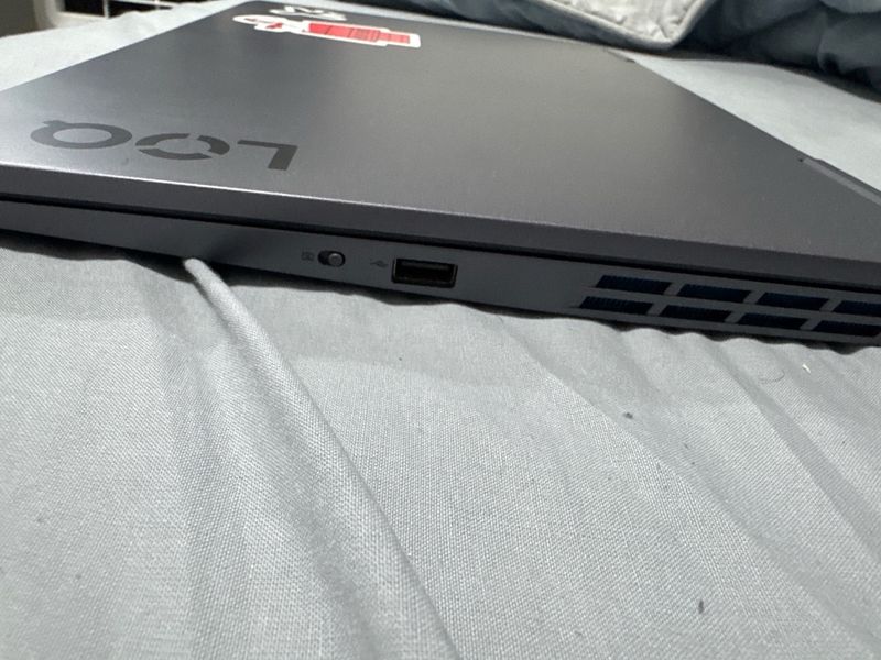 Lenovo LOQ 15IRH8 Laptop Gris afbeelding 2
