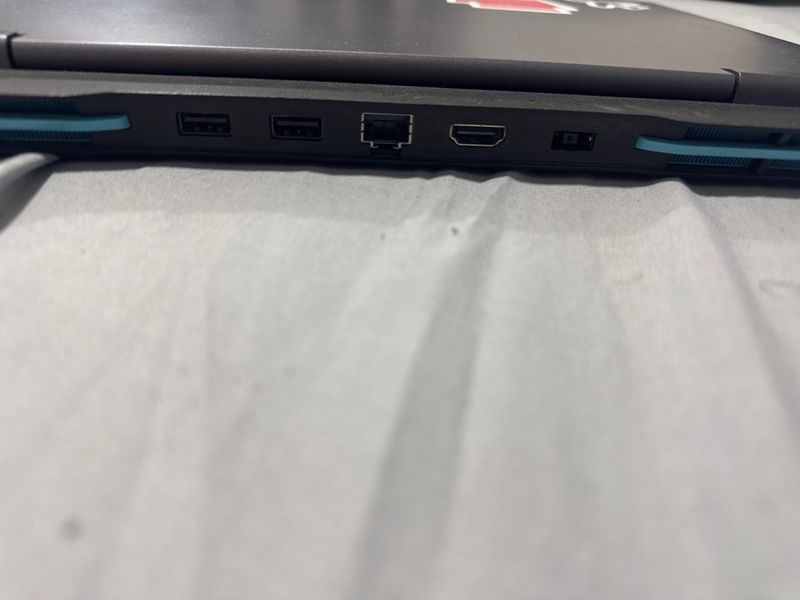 Lenovo LOQ 15IRH8 Laptop Gris afbeelding 3