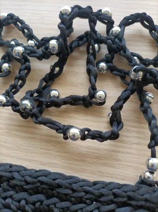 Bolso negro tejido a mano