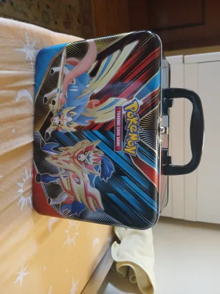 Pokemon Caja Metálica Trading Card Game