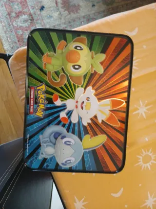 Pokemon Caja Metálica Trading Card Game
