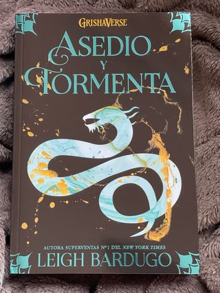 ESTUCHE ESPECIAL - Trilogía Sombra y hueso