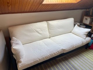 Sofá Cama Madera Negra y Tela Blanca