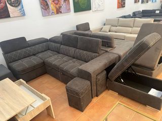 HERMOSO SOFÁ RINCONERO CON PUFF Y ARCÓN