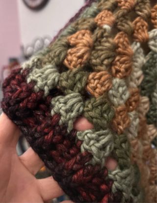 Poncho fatto a mano colori autunnali