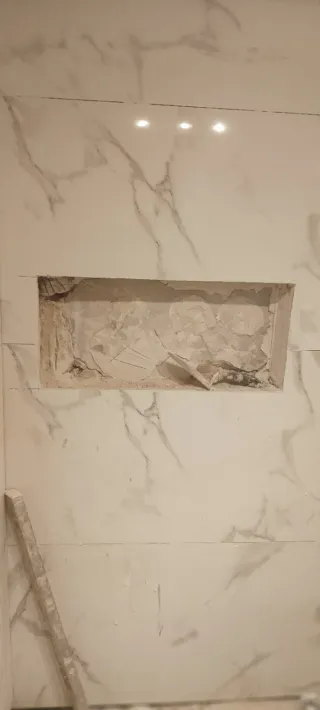 Electricista titulado,(Manitas)