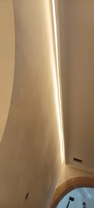 Electricista titulado,(Manitas)