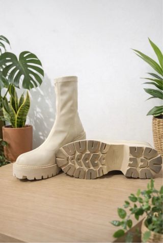 Botines beige plataforma Stradivarius – comodísimo