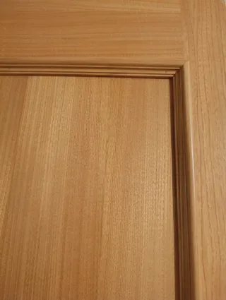 Dos puertas de castaño