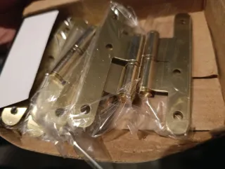 Dos puertas de castaño