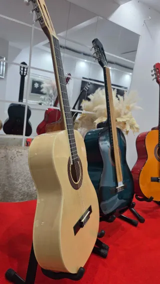 Guitarra Clásica Nueva