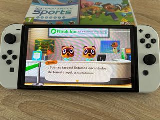 Nintendo Switch OLED Blanca, 5 Juegos y Accesorios