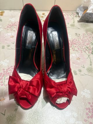 Zapatos de tacón Zara rojos