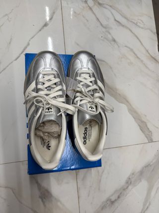 Adidas Gazelle Plateadas Talla 42