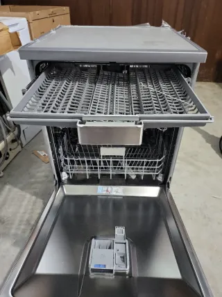 Lavavajillas Grundig 3ra bandeja.  Inoxidable Gnfp