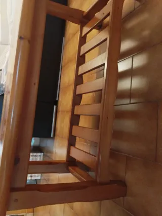 Mesa de centro de madera de pino