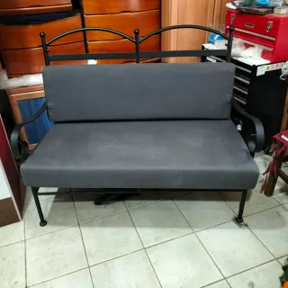 Sofá de terraza metálico gris