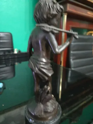 Figura bronce niño violín Auguste Moreau