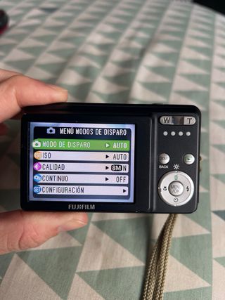 Cámara Digital Fujifilm FinePix J10 Negra