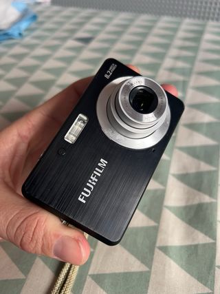 Cámara Digital Fujifilm FinePix J10 Negra