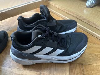 Tenis Adidas Negros y Blancos