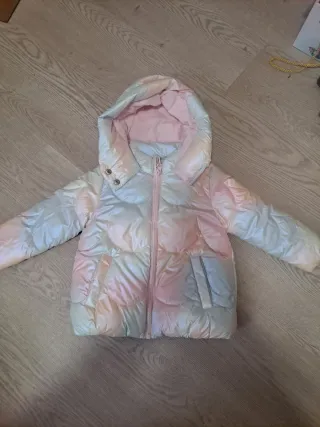 Abrigo niña multicolor. Talla 12-18 meses.