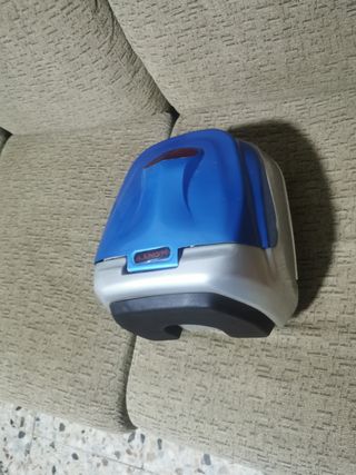 Maletín de moto scooter azul y plata